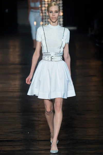 Look 18